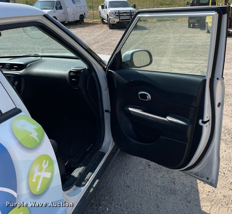 image for item DL3805 2016 Kia Soul  SUV