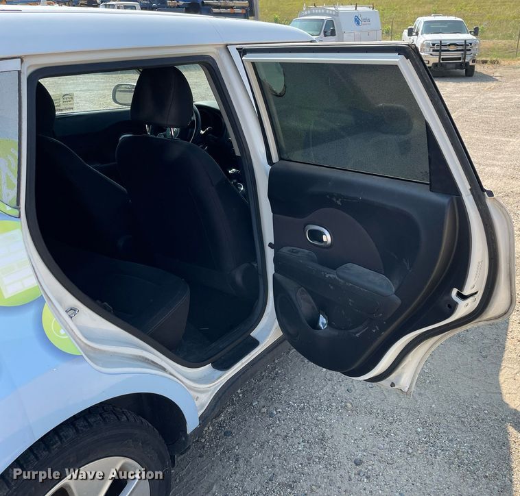 image for item DL3805 2016 Kia Soul  SUV