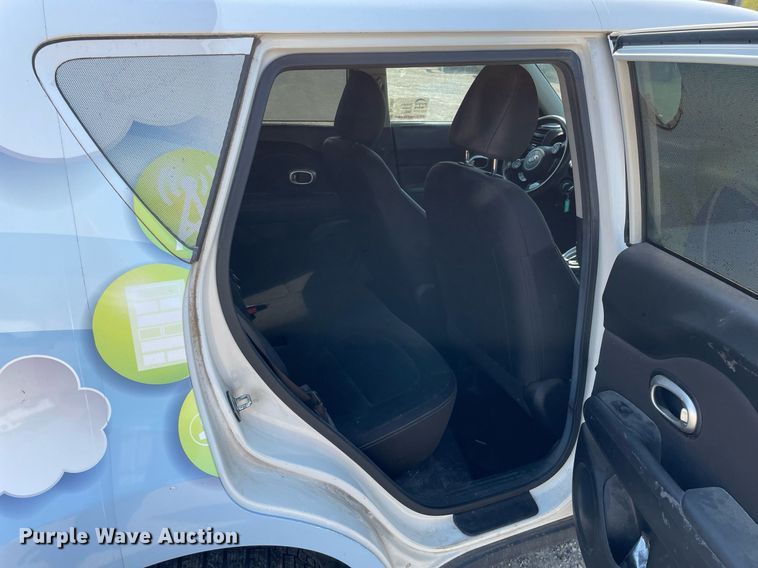 image for item DL3805 2016 Kia Soul  SUV