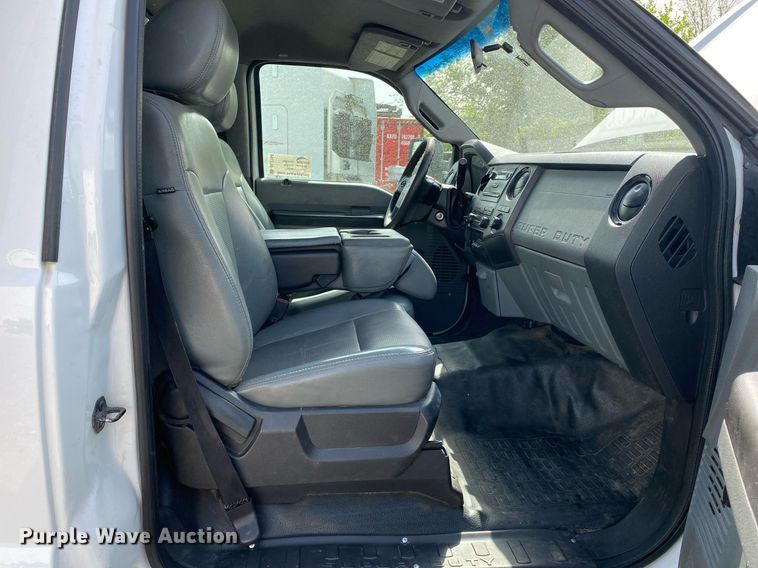 image for item DL7168 2012 Ford F550 Super Duty  flatbed truck