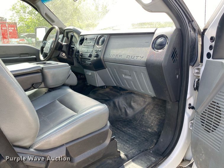 image for item DL7168 2012 Ford F550 Super Duty  flatbed truck