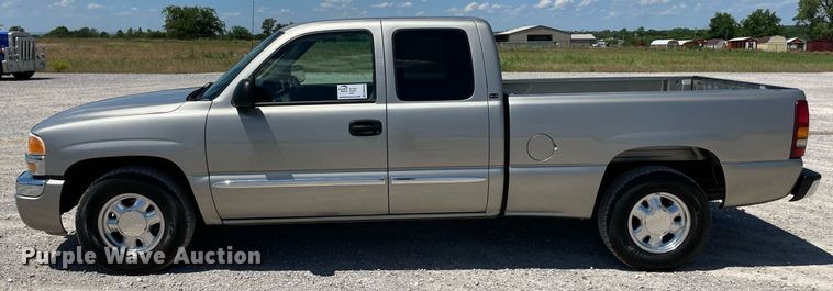 image for item DM0283 2003 GMC Sierra 1500  Ext. Cab pickup truck