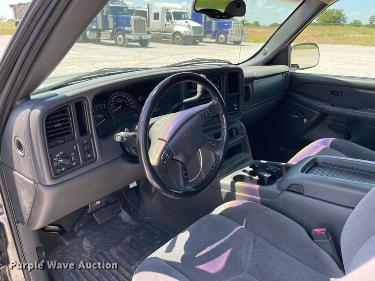 image for item DM0283 2003 GMC Sierra 1500  Ext. Cab pickup truck