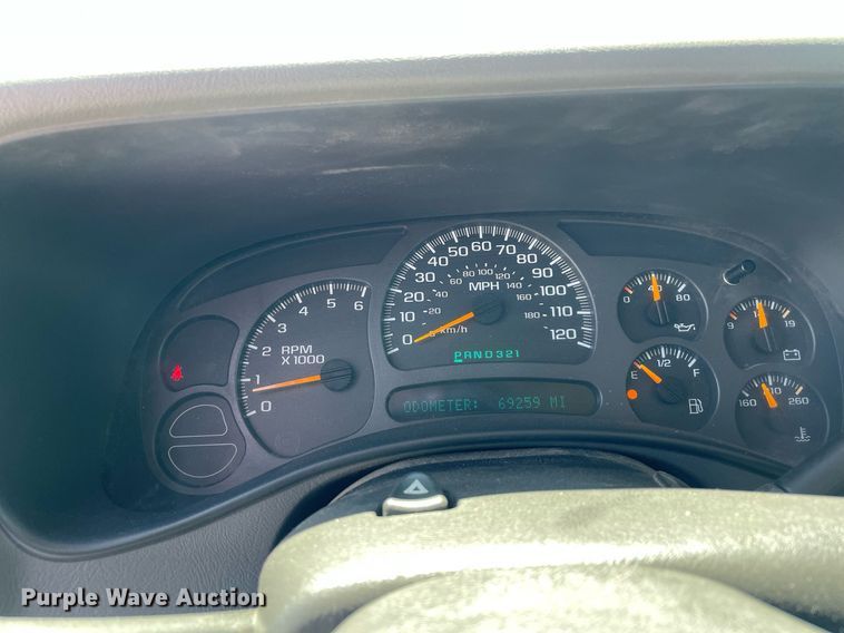 image for item DM0283 2003 GMC Sierra 1500  Ext. Cab pickup truck