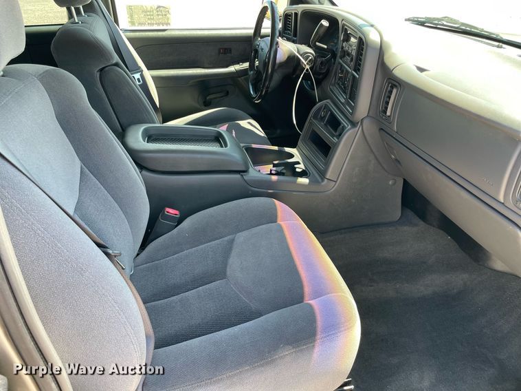 image for item DM0283 2003 GMC Sierra 1500  Ext. Cab pickup truck