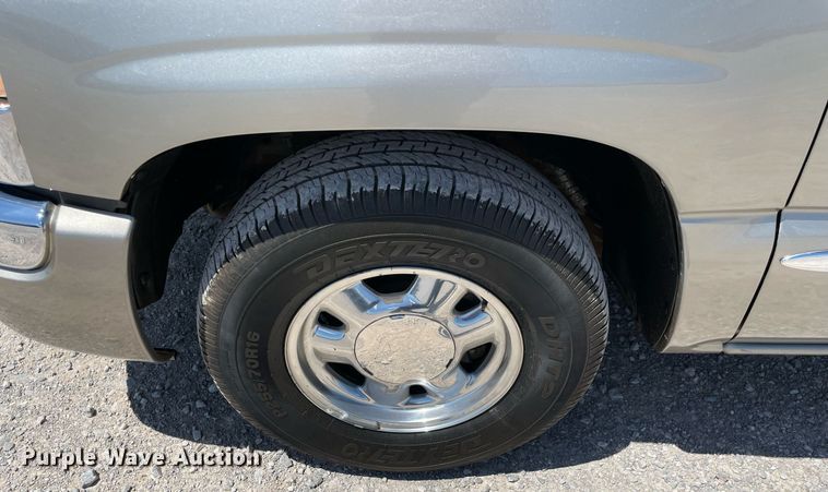 image for item DM0283 2003 GMC Sierra 1500  Ext. Cab pickup truck