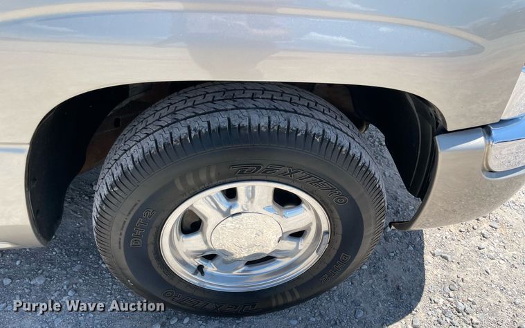 image for item DM0283 2003 GMC Sierra 1500  Ext. Cab pickup truck