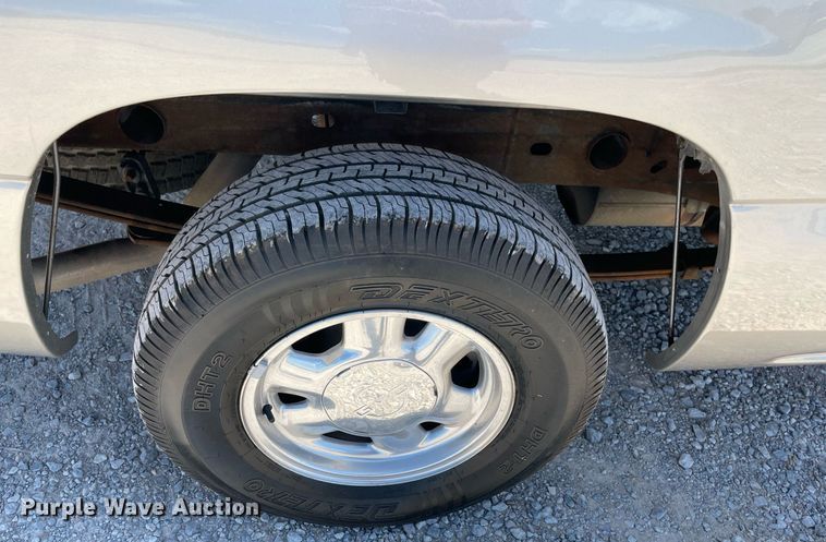 image for item DM0283 2003 GMC Sierra 1500  Ext. Cab pickup truck