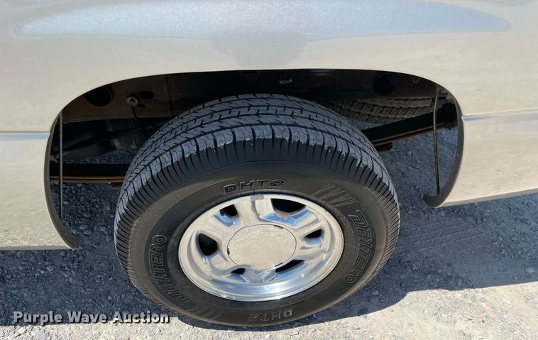 image for item DM0283 2003 GMC Sierra 1500  Ext. Cab pickup truck
