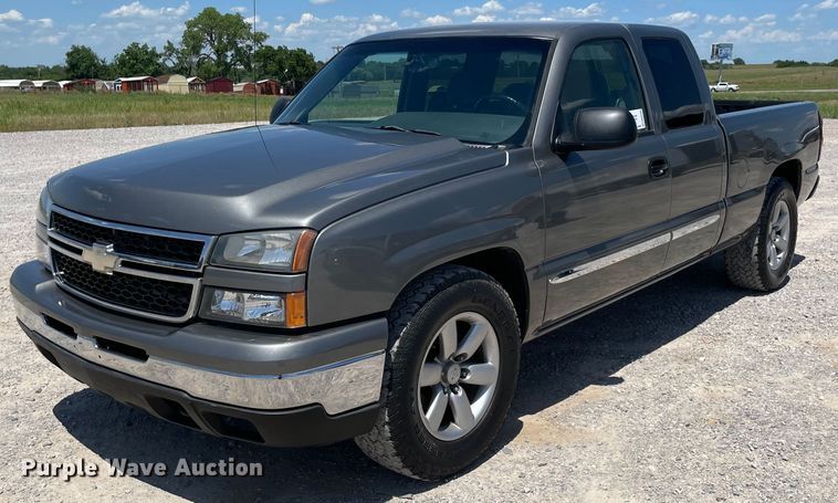 image for item DM0284 2006 Chevrolet Silverado 1500  Ext. Cab pickup truck
