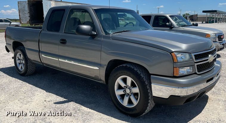image for item DM0284 2006 Chevrolet Silverado 1500  Ext. Cab pickup truck