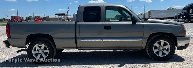 image for item DM0284 2006 Chevrolet Silverado 1500  Ext. Cab pickup truck