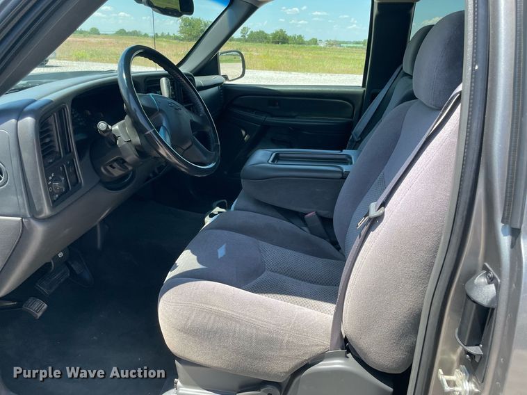 image for item DM0284 2006 Chevrolet Silverado 1500  Ext. Cab pickup truck