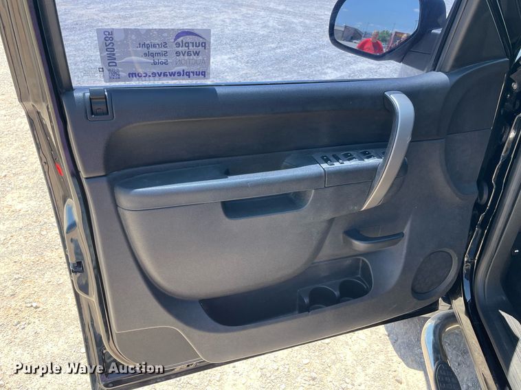 image for item DM0285 2012 Chevrolet Silverado 1500  Crew Cab pickup truck