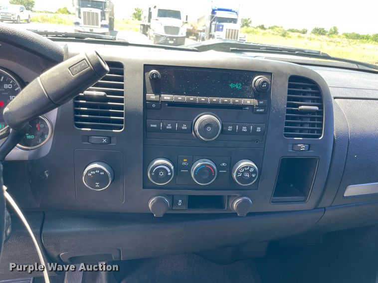 image for item DM0285 2012 Chevrolet Silverado 1500  Crew Cab pickup truck