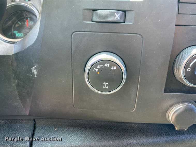 image for item DM0285 2012 Chevrolet Silverado 1500  Crew Cab pickup truck