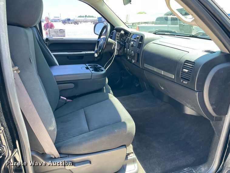 image for item DM0285 2012 Chevrolet Silverado 1500  Crew Cab pickup truck