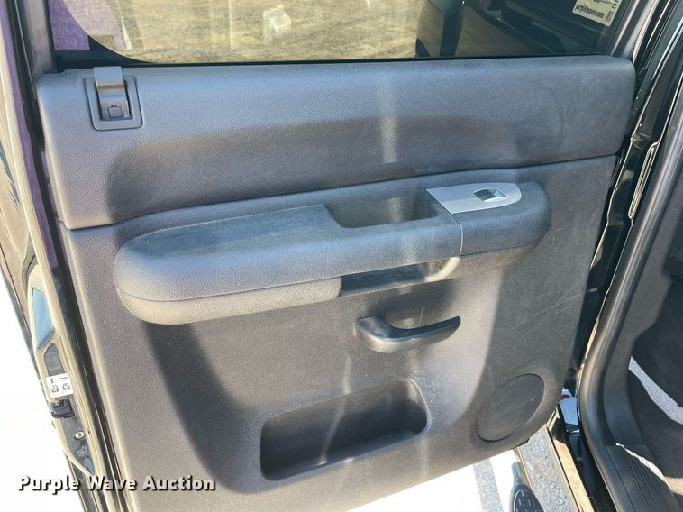 image for item DM0285 2012 Chevrolet Silverado 1500  Crew Cab pickup truck