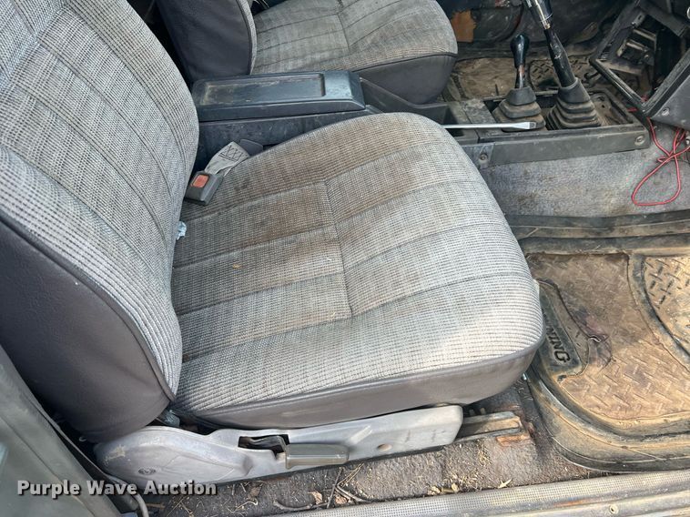 image for item DN3021 1987 Toyota Tacoma  Access Cab flatbed pickup truck