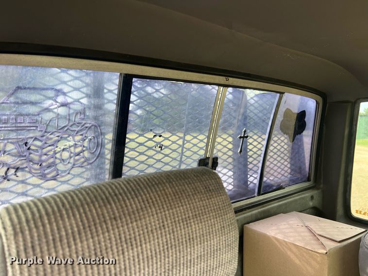 image for item DN3021 1987 Toyota Tacoma  Access Cab flatbed pickup truck