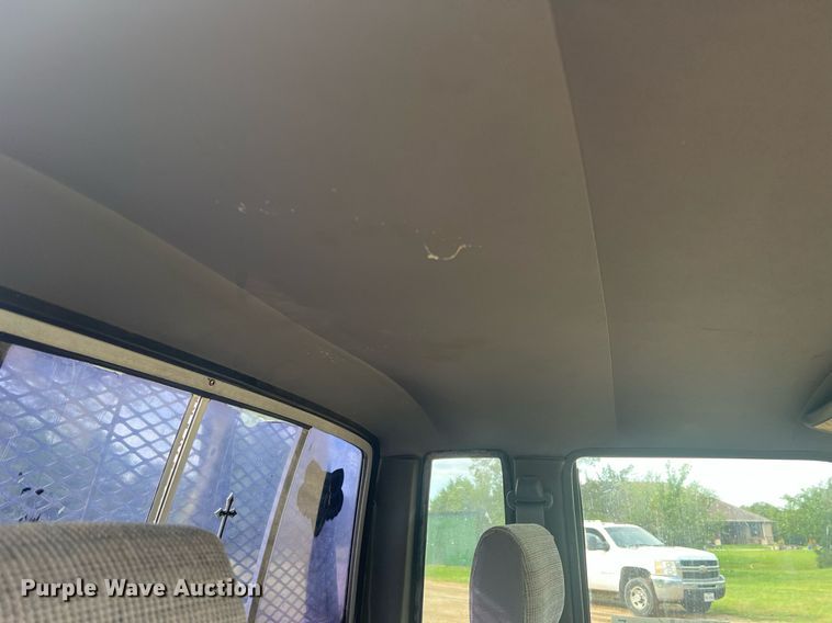 image for item DN3021 1987 Toyota Tacoma  Access Cab flatbed pickup truck