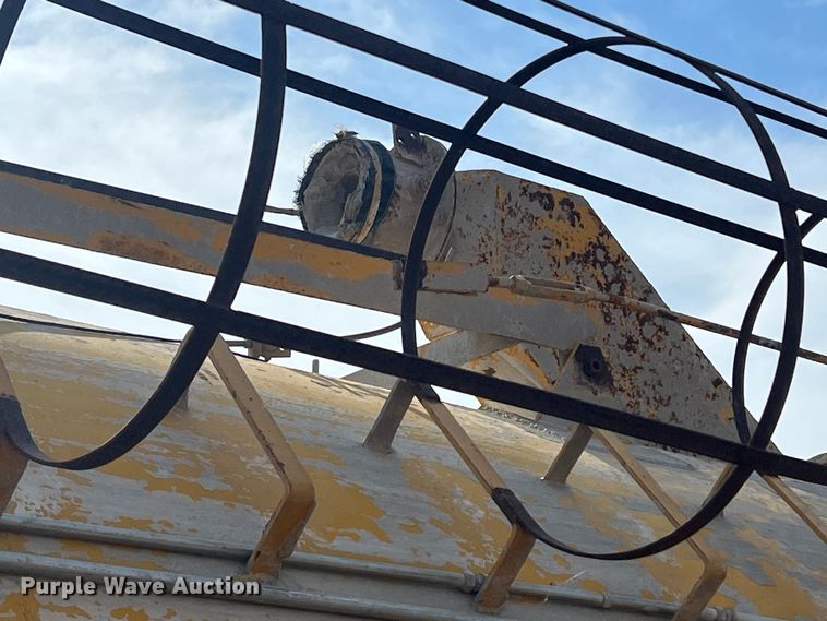 image for item DN3069 Cement silo