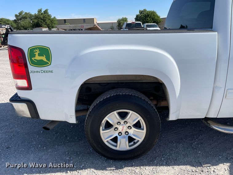 image for item DN4697 2013 GMC Sierra 1500  Crew Cab pickup truck