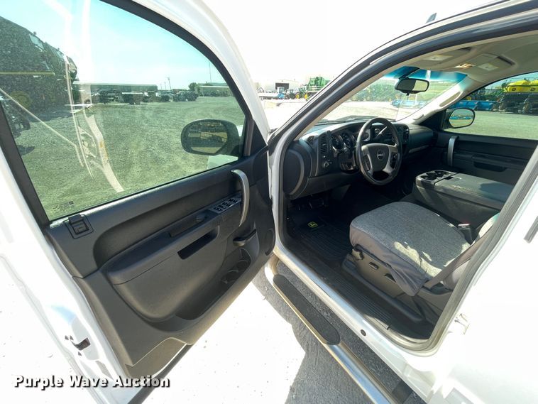 image for item DN4697 2013 GMC Sierra 1500  Crew Cab pickup truck