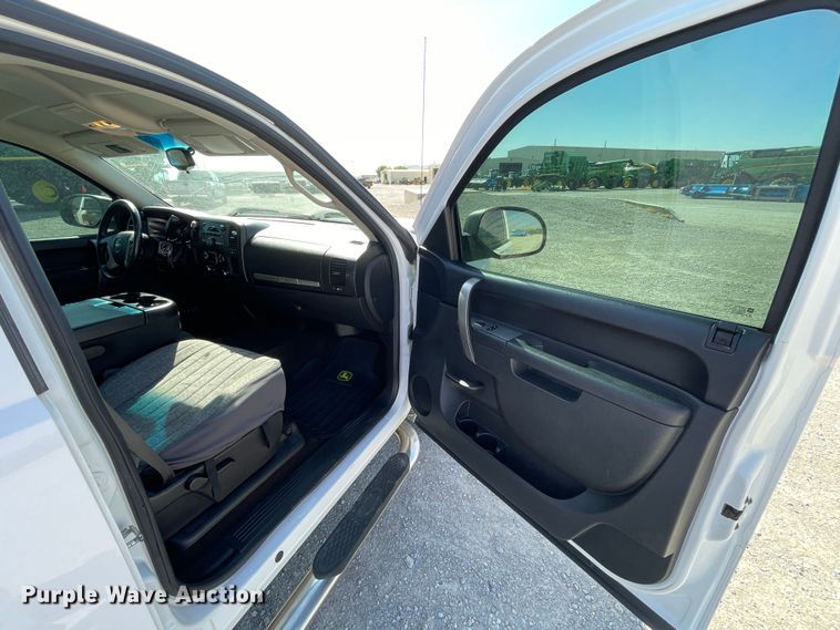 image for item DN4697 2013 GMC Sierra 1500  Crew Cab pickup truck