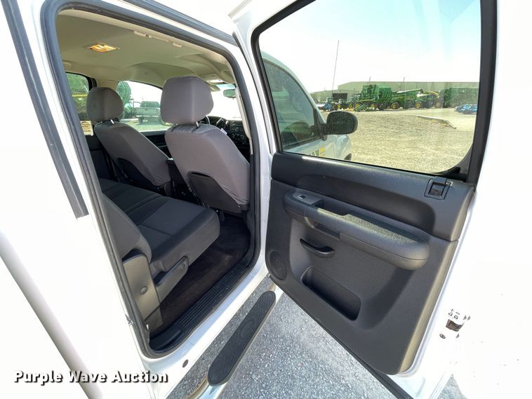 image for item DN4697 2013 GMC Sierra 1500  Crew Cab pickup truck