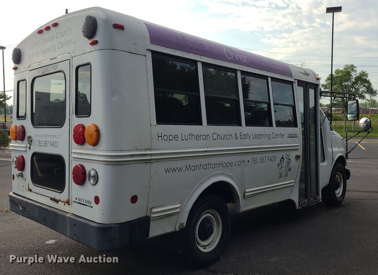 image for item DN8540 2000 GMC Savana G3500  shuttle bus