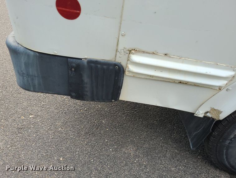 image for item DN8540 2000 GMC Savana G3500  shuttle bus