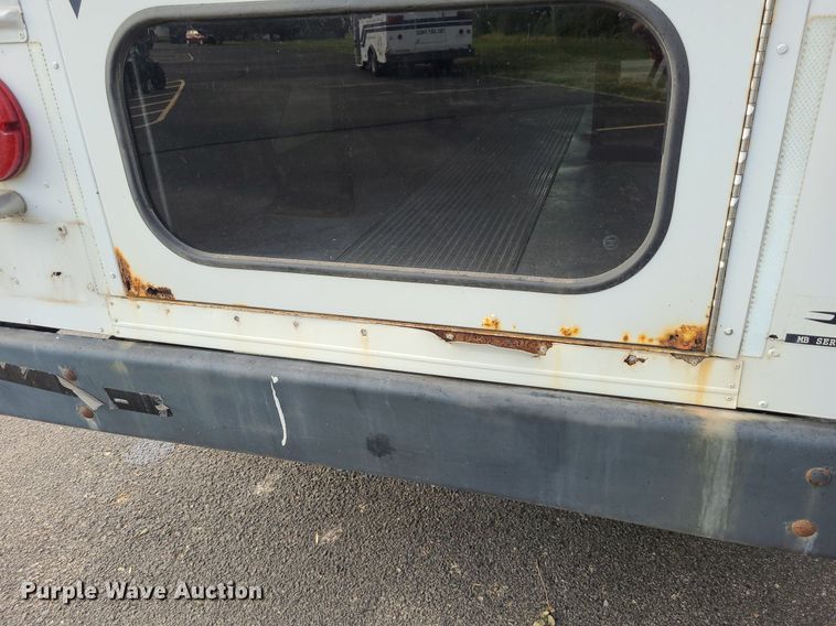 image for item DN8540 2000 GMC Savana G3500  shuttle bus