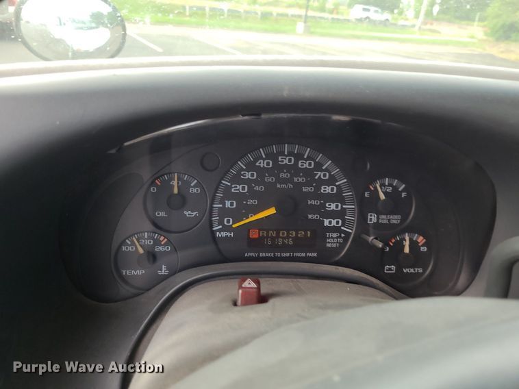 image for item DN8540 2000 GMC Savana G3500  shuttle bus