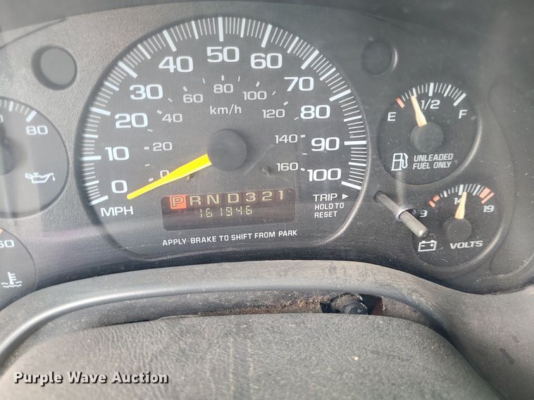 image for item DN8540 2000 GMC Savana G3500  shuttle bus