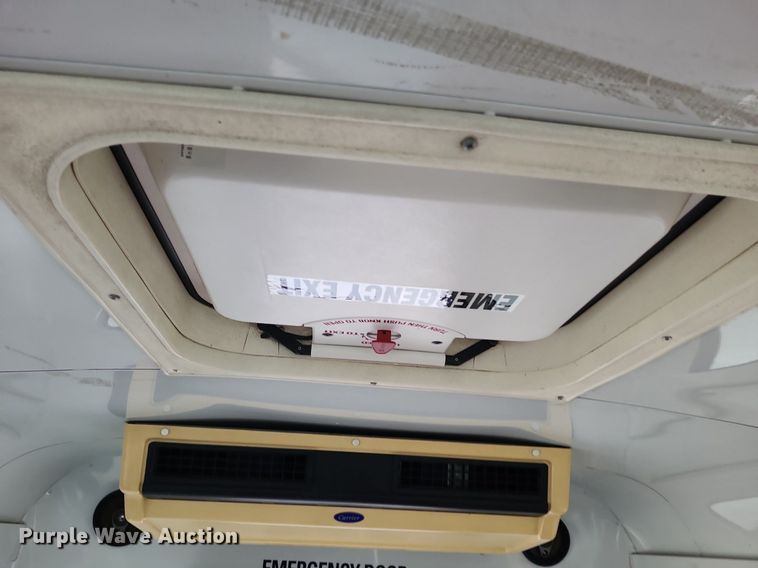 image for item DN8540 2000 GMC Savana G3500  shuttle bus