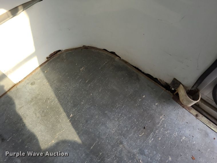 image for item DN8540 2000 GMC Savana G3500  shuttle bus