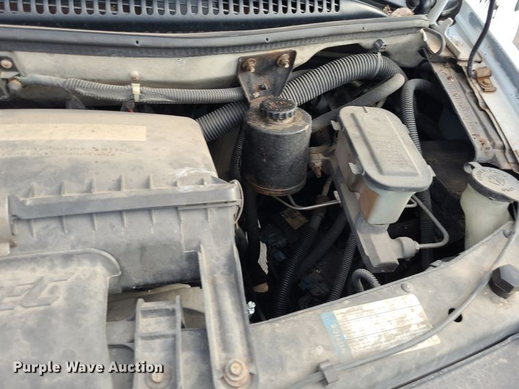 image for item DN8540 2000 GMC Savana G3500  shuttle bus