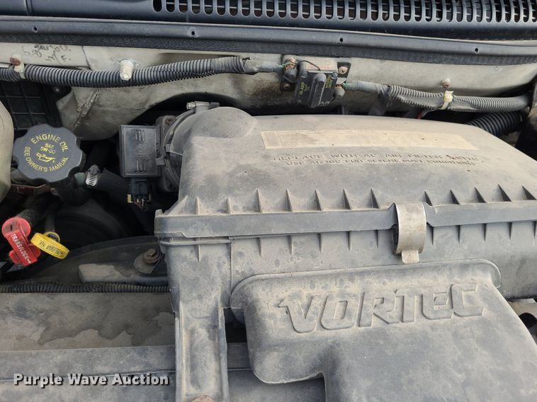 image for item DN8540 2000 GMC Savana G3500  shuttle bus