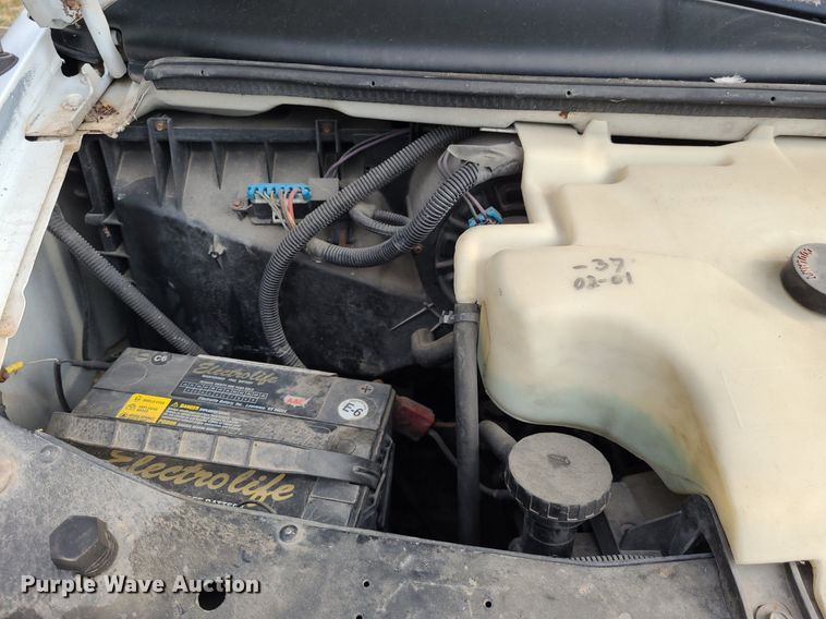 image for item DN8540 2000 GMC Savana G3500  shuttle bus