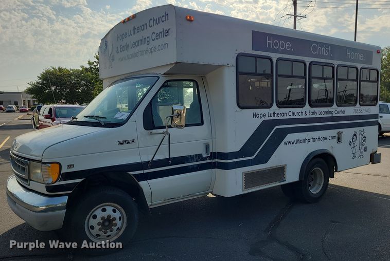 image for item DN8541 1997 Ford E350  shuttle bus