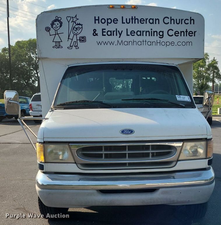 image for item DN8541 1997 Ford E350  shuttle bus