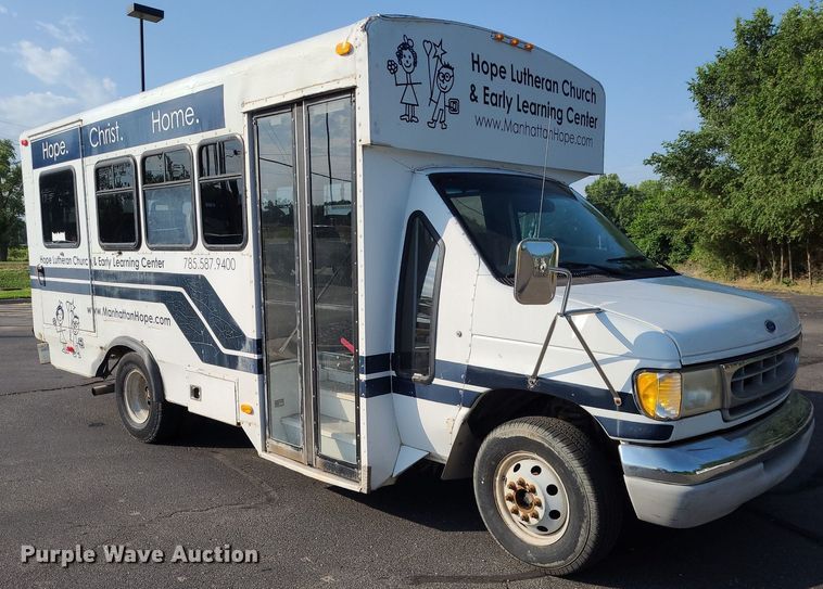 image for item DN8541 1997 Ford E350  shuttle bus