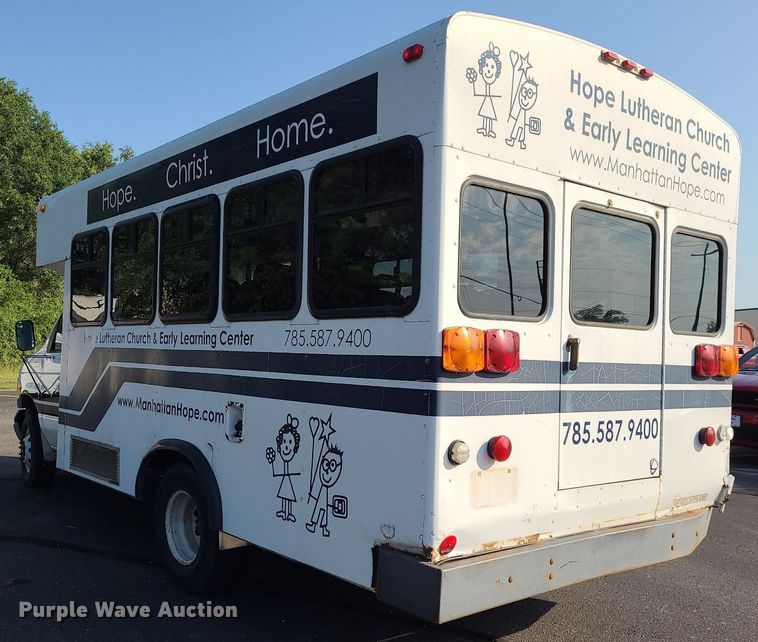 image for item DN8541 1997 Ford E350  shuttle bus