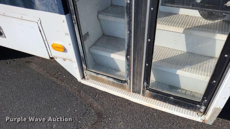 image for item DN8541 1997 Ford E350  shuttle bus