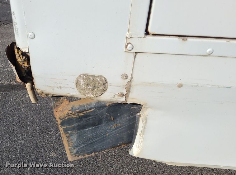 image for item DN8541 1997 Ford E350  shuttle bus