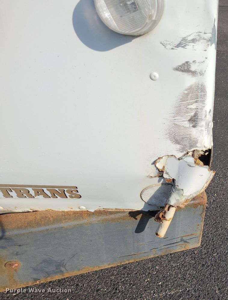 image for item DN8541 1997 Ford E350  shuttle bus