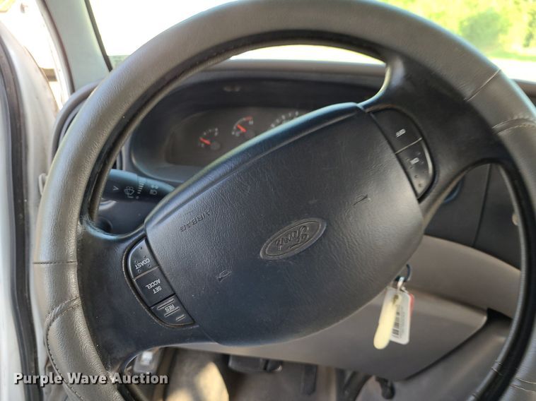 image for item DN8541 1997 Ford E350  shuttle bus