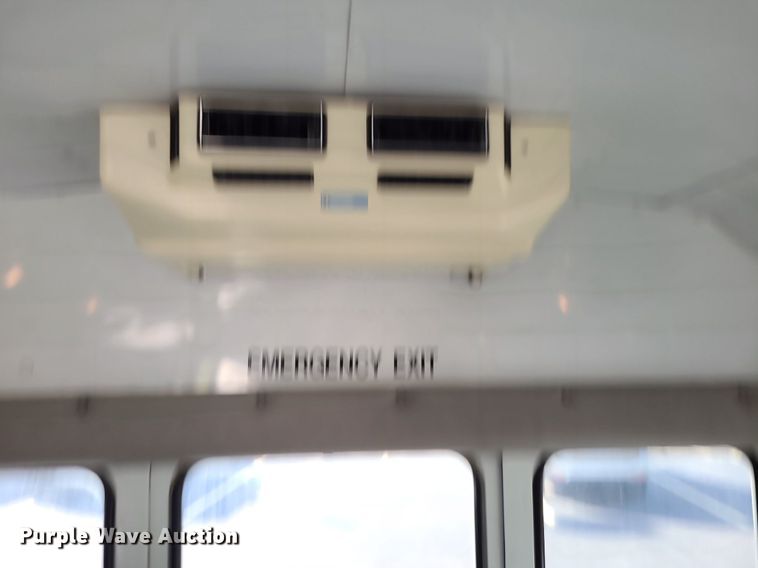 image for item DN8541 1997 Ford E350  shuttle bus