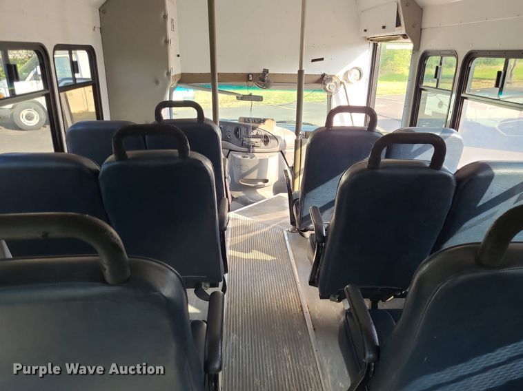 image for item DN8541 1997 Ford E350  shuttle bus